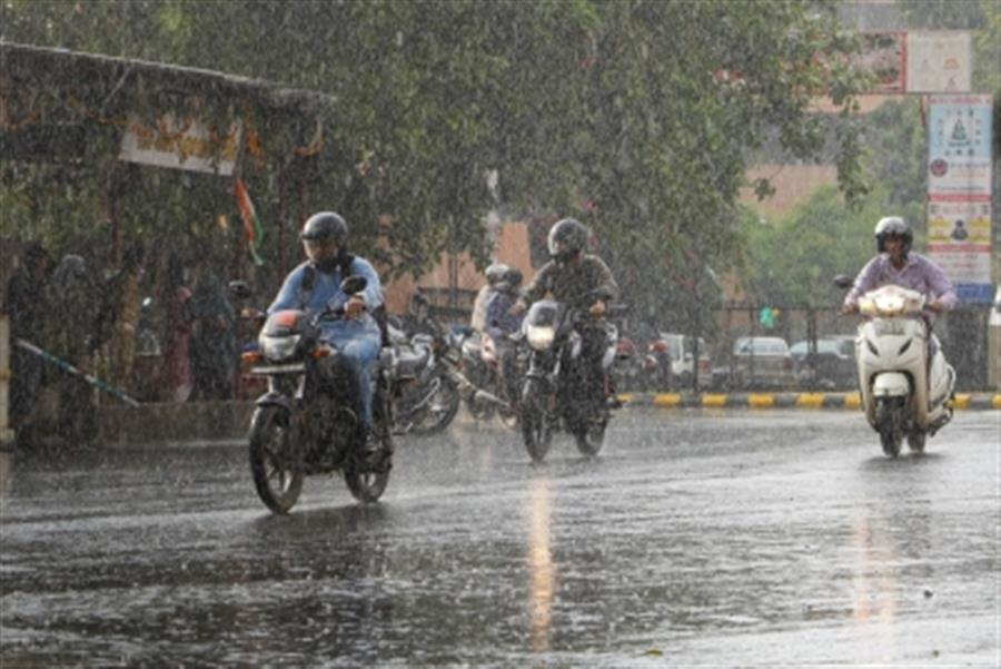 IMD forecasts light thunderstorms, rainfall in parts of Gujarat