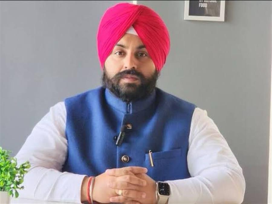 कक्षाएँ लगाना सबसे ज़रूरी: हरजोत सिंह बैंस ने शिक्षकों को गैर-शैक्षिक ड्यूटी पर तैनात करने पर कड़ा ऐतराज़ जताया