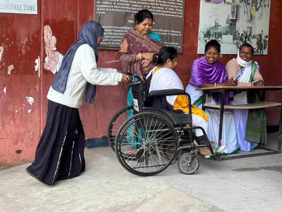  घाटशिला विधानसभा सीट पर Voting शुरू, मतदान केंद्रों पर पहुंचने लगे मतदाता