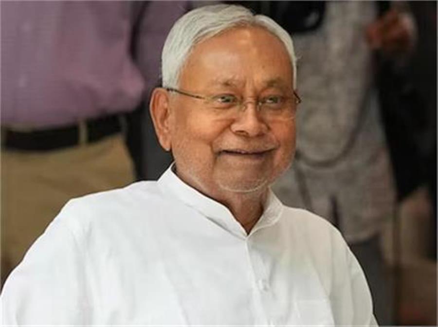 नीतीश कुमार ने मुख्यमंत्री पद से दिया इस्तीफा, नई सरकार के गठन की प्रक्रिया शुरू