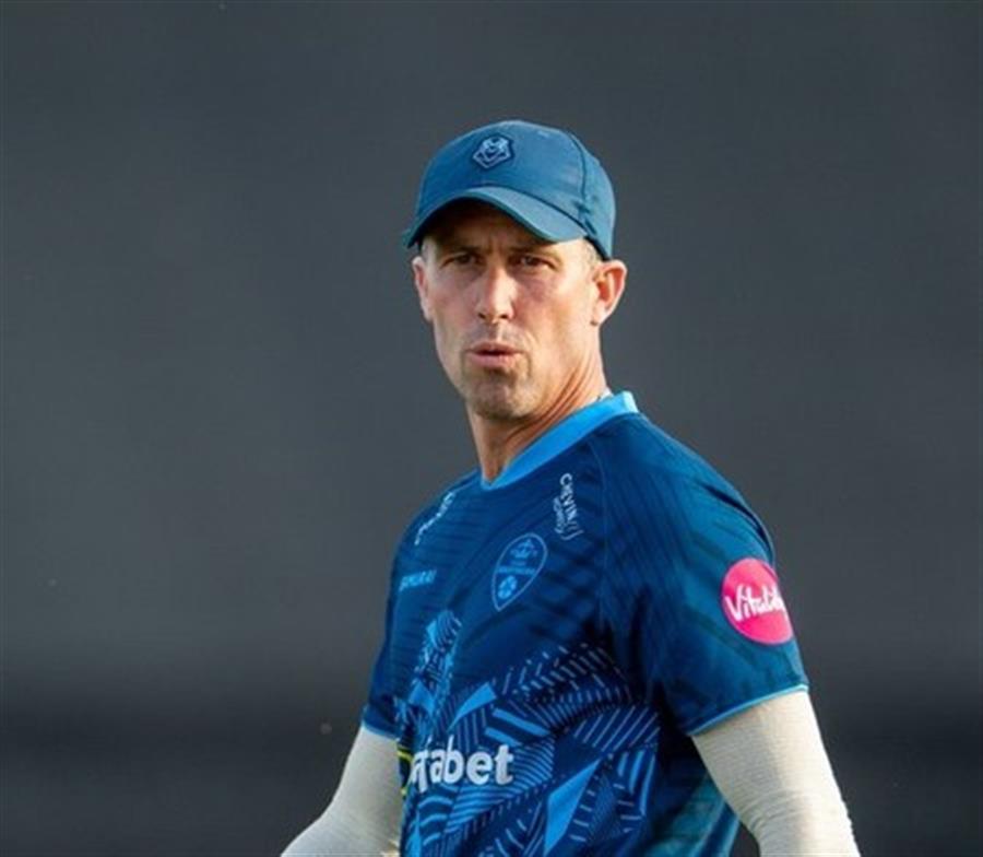 Veteran batter Wayne Madsen signs new one-year red-ball deal with Derbyshire
