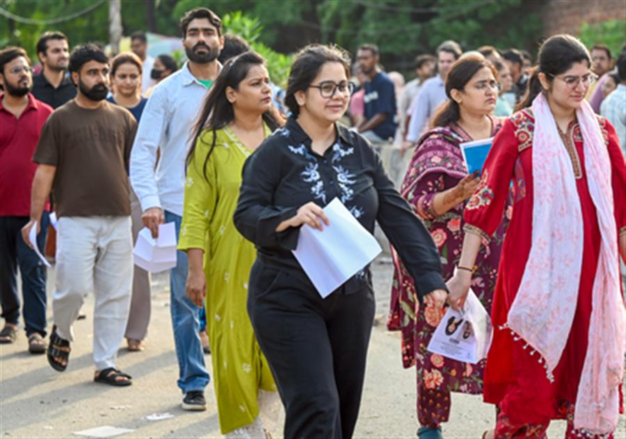 NEET-PG 2026: SC issues notice on plea seeking candidate-wise disclosure of questions, options, and answers