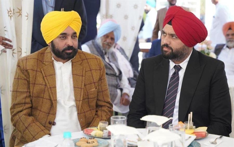 Punjab CMs relative Amardeep Grewal detained at Delhi airport in alleged ₹5-crore bribery probe