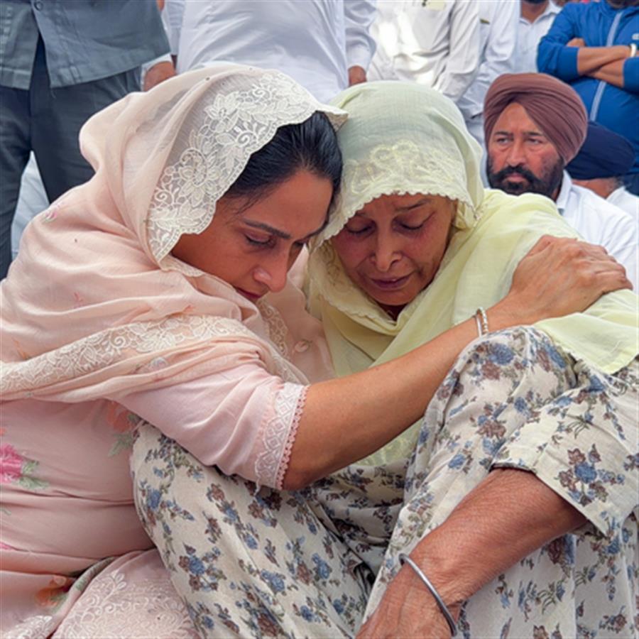 Harsimrat Kaur writes to HM Shah, demands CBI probe into anti-drug activist's murder