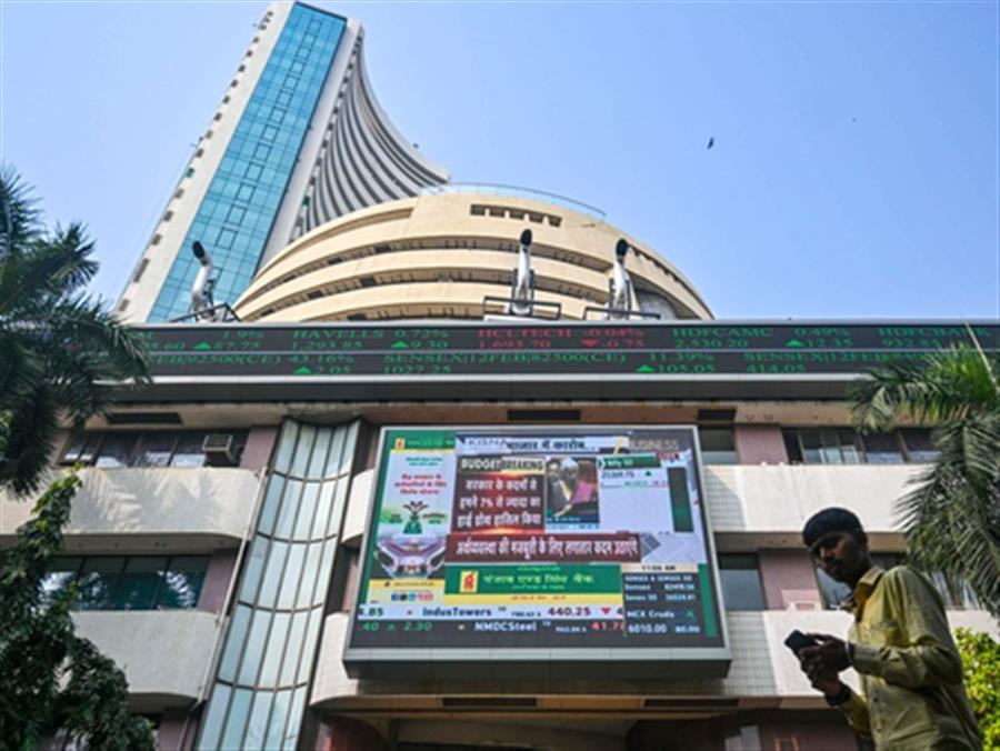 Sensex, Nifty surge up to 1 pc in early deals; IT shares lead gains