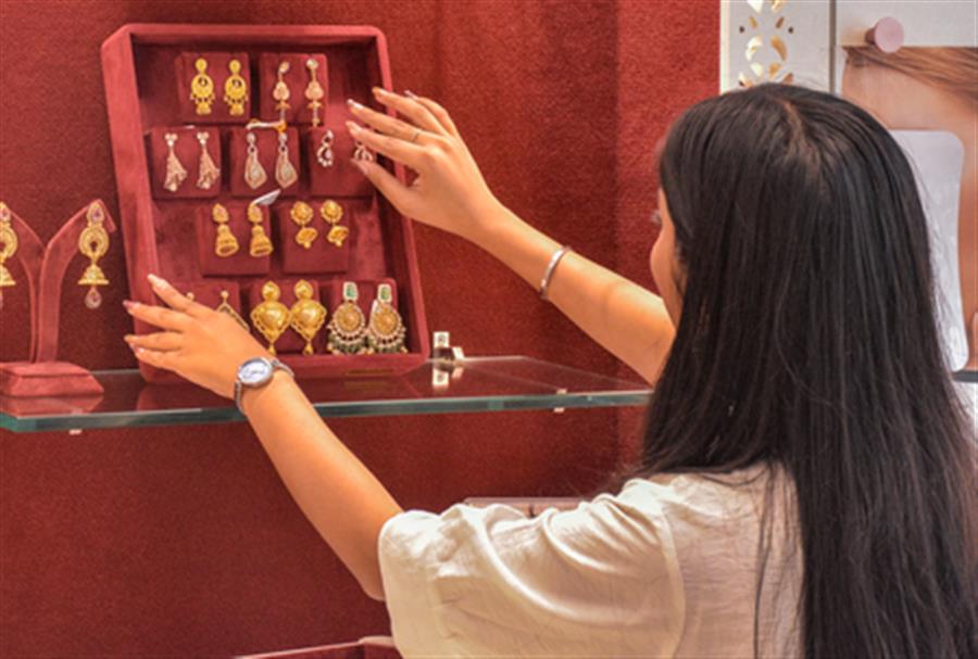 Gold, silver bounce back after sharp sell-off, but yellow metal near 3-month low
