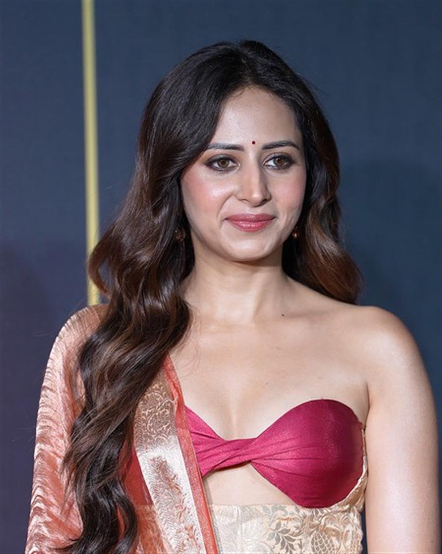 Sargun Mehta reveals mom styled her traditional Punjabi look for Karwa Chauth