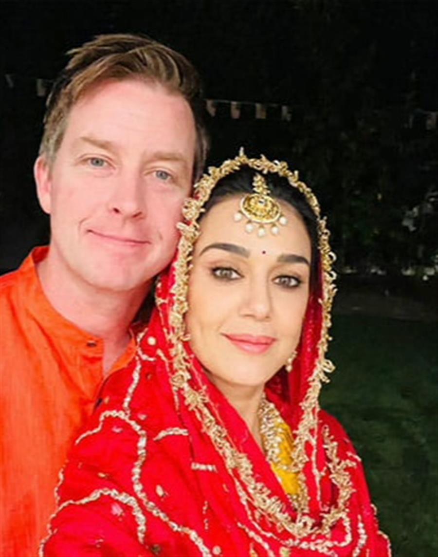 Preity Zinta observes Karwa Chauth fast for husband Gene Goodenough, wonders where the moon has disappeared