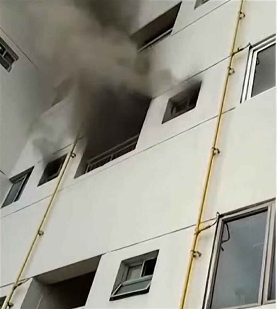Fire breaks out on 28th floor of South City Complex in Kolkata, eight fire engines deployed