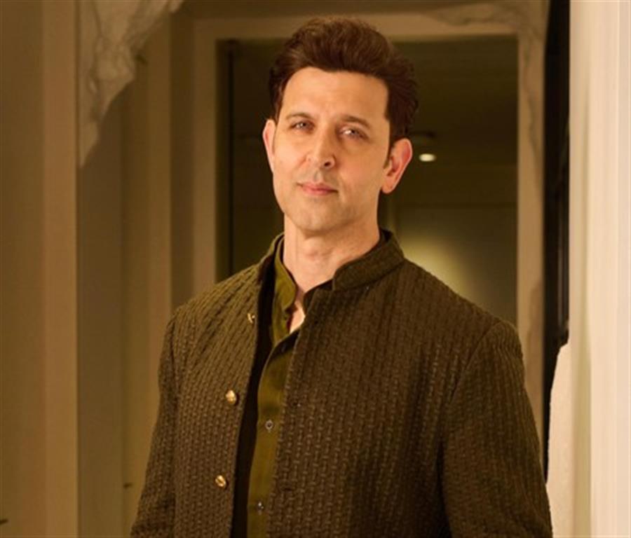 Hrithik Roshan shares cryptic note on wisdom, spirituality and ignorance, says ‘back into being the fool again’