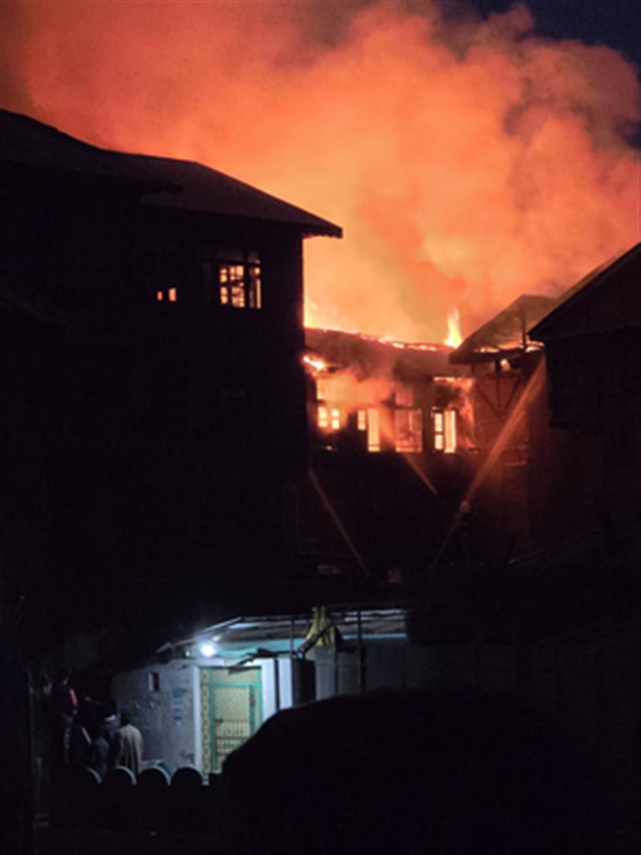 Delhi: Fire breaks out in Jahangirpuri house, firefighter injured in cylinder blast