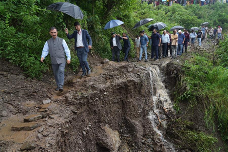 Assam contributes Rs 10 crore for Himachal relief fund