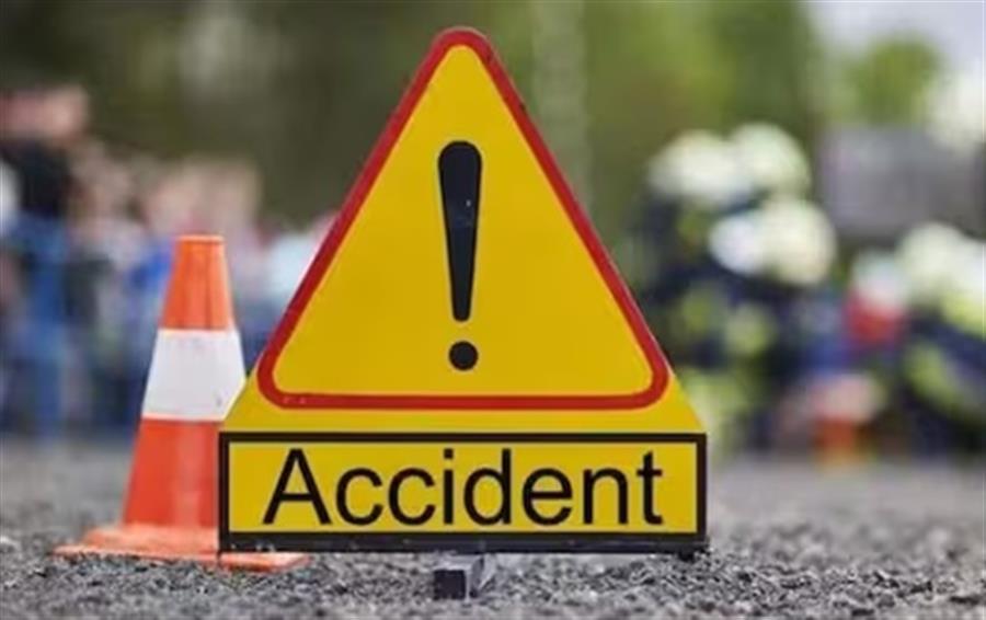 3 killed, 5 injured as SUV hits truck on foggy Pune-Nashik Highway