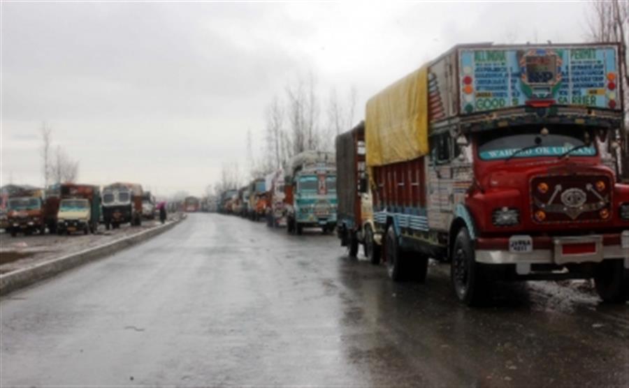 One-way traffic allowed on Srinagar-Jammu National Highway